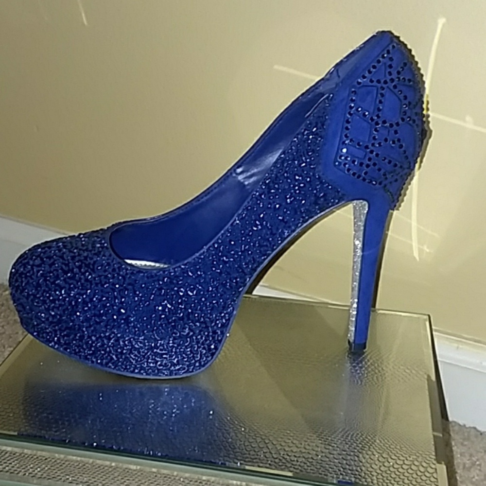 Beautiful Gianni Bini platform heels